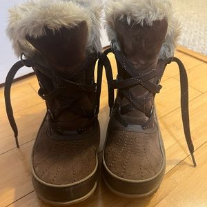SOLD - Snow Boots